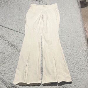 ALO Yoga Cream Pants